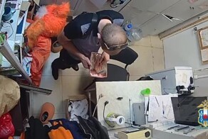 Ограбление по-ростовски: рецидивист попался на краже 300 тысяч рублей из сейфа магазина