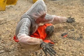 Деньги не пахнут: девушка бросила офисную работу и стала ассенизатором