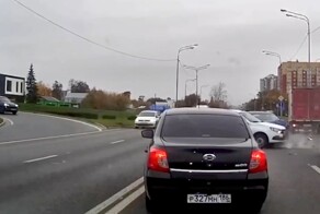 Сидел на заднем сиденье?