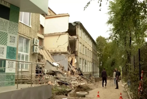 Во Владивостоке обрушилась часть здания Промышленного колледжа энергетики и связи