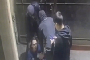 В Петербурге трое налетчиков разбили челюсть мужчине молотком ради 15 тысяч