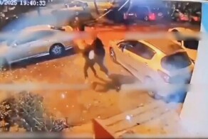Схватил за волосы и затолкал в машину: в Воронеже сняли на видео похищение девушки ревнивцем