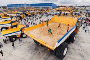 Волейбол в кузове БЕЛАЗа