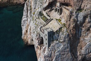 Порто Флавия – невероятный порт, вмурованный в скалу