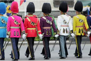 Военная форма стран Азии и Европы – вот это цвета