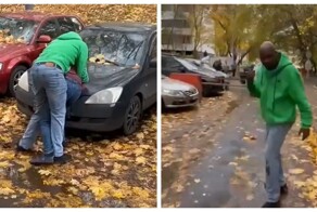 Курьер в Чертанове напал на прохожего после попытки объехать шлагбаум по тротуару