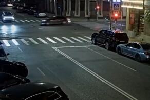 Моргание фарами преимущество не предоставило