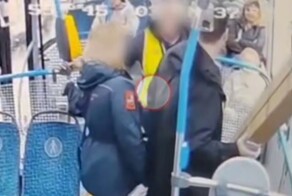 Безбилетник распылил содержимое газового баллончика в лица контролеров