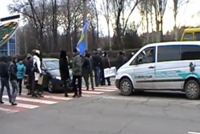 Быдло с монтировкой и двумя ТП (2 видео)