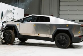 Миллионы автомобилей Tesla проверят из-за участившихся аварий
