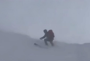 Лыжник чуть не погиб во время схода лавины