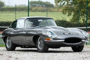 «Мистер Бин» продаёт свой Jaguar E-Type