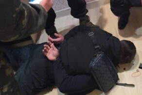 "Как вмажу тебе, карга старая!": в Екатеринбурге задержали кавказца, ударившего пожилую женщину и её внука