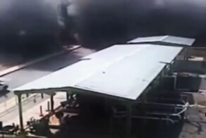 Момент взрыва на нефтеперерабатывающем заводе в США