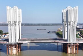 В Ухане открылся первый подъёмный мост Китая