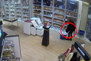 Женщина украла дорогую косметику в&nbsp;аэропорту Пулково