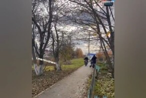 В Чувашии женщину задержали сотрудники ГИБДД за попытку помешать задержанию питбайка