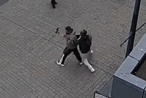 Прохожий усмирил дебошира с лопатой в центре города