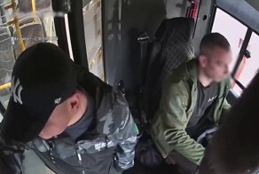 Полицейские задержали водителя автобуса и механика за попытку кражи запчастей с автобазы