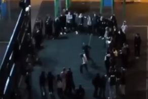 «Пересмотрели "Слово пацана"»: в Краснодаре компания несовершеннолетних устраивает бои и кошмарит школьников