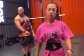 Чемпионка по пауэрлифтингу напала на посетительницу фитнес-клуба