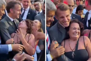 Неожиданный момент: Макрон и внимание двух женщин