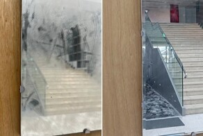 В музее Тайваня экспонат приняли за грязное зеркало