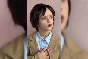 Юная актриса повторила знаменитый момент из «Служебного романа»