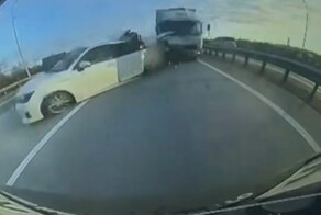 По-моему даже не тормозил