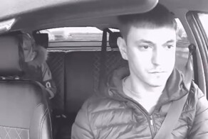 Пассажирка угрожала таксисту мачете из-за "плохой музыки"