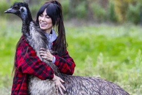 Девушка купила яйцо онлайн и вырастила необычного питомца