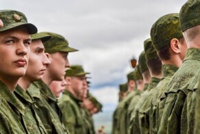 "Это не работа, а выполнение долга": Госдума отказалась повышать оклад солдатам-срочникам