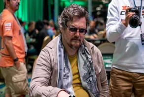 Привычка - вторая натура: отстранённый от служения митрополит Нестор снова принял участие в покерном турнире