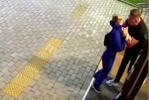 В Краснодаре отец грубо разобрался с подростком, который плюнул в его дочь