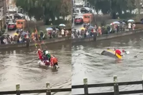 Лодка с помощниками Синтерклааса перевернулась во время парада