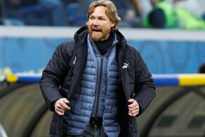 Действующий тренер сборной России по футболу Валерий Карпин покинул пост главного тренера футбольного клуба «Динамо»