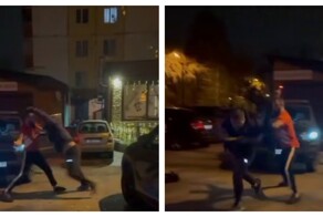 Двое мужчин поругались и начали драться, используя биту и топор