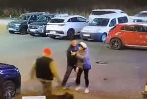 Нетрезвый собачник напал на мужчину и женщину  в Санкт-Петербурге