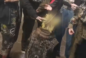 В Санкт-Петербурге задержали группу панков, глумившихся над иконами