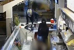 Владелица закусочной отпугнула грабителей горячим жиром