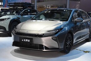 Toyota Corolla получила новую внешность, но пока только для Китая