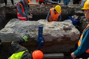 Археологи вскрыли запечатанный 1700 лет назад римский саркофаг