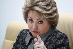 Матвиенко заявила, что в России должно стать модным рожать детей сразу после совершеннолетия