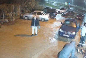 Пьяный водитель автокрана смял несколько автомобилей и скрылся с места ДТП