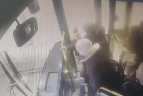 Водитель автобуса спасла дошкольника, потерявшегося в метель