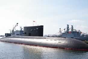 "Произошла неисправность": единственная подводная лодка Польши сломалась по пути на парад в честь дня ВМФ