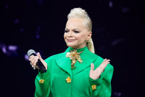 Лариса Долина может полностью компенсировать стоимость квартиры, проданной "под влиянием мошенников", новогодними концертами