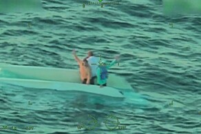 В США 90-летний мужчина почти сутки провёл на перевернувшемся катере и выжил