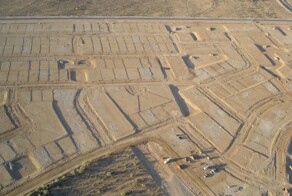 Богатые покупатели скупают участки в пустыне за миллионы