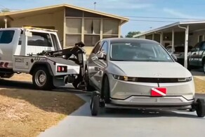 Разлитая вода в салоне Hyundai Ioniq обошлась владельцу в 12 000 $